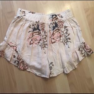 Cotton Candy Shorts - NWT Summer Floral Short Cotton Candy Shorts - NWT Summer Floral Short
